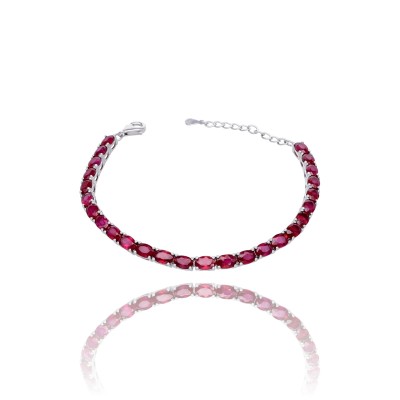 Bransoletka srebrna z rubinem w owalnym kształcie
