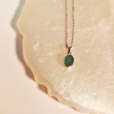 Zawieszka srebrna owalna z szmaragdem