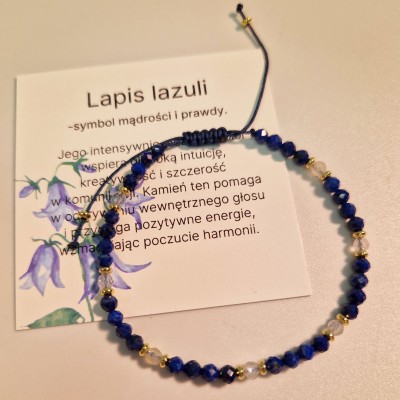 Bransoletka z lapisem lazuli i koralikami w kolorze złotym - zaciągana