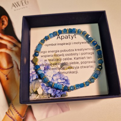 Bransoletka z apatytem i koralikami w kolorze złotym - przekładana