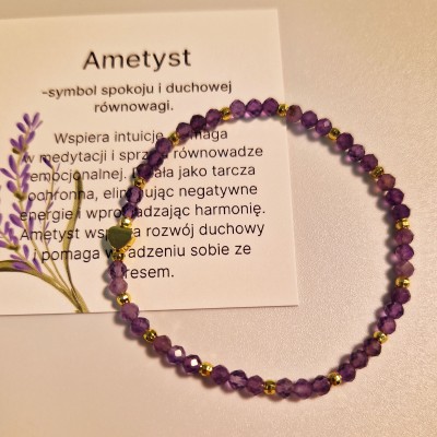 Bransoletka z ametystem i koralikami w kolorze złotym - przekładana