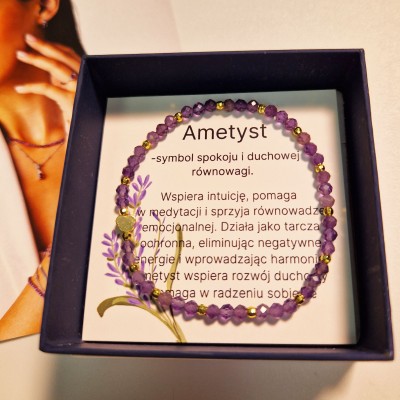 Bransoletka z ametystem i koralikami w kolorze złotym - przekładana