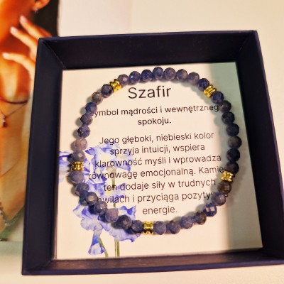 Bransoletka z szafir i koralikami w kolorze złotym - przekładana