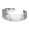 Bransoletka srebrna sztywna - szeroka o nieregularnej powierzchni