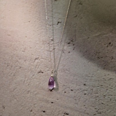 Naszyjnik srebrny z ametystem w kształcie kropli