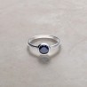 Pierścionek srebrny z okrągłym oczkiem z szafirem