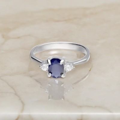 Pierścionek srebrny - kamień centralny szafir- z cyrkoniami