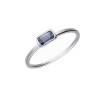 Pierścionek srebrny z szafirem w prostokątnej oprawie