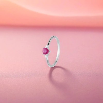Pierścionek srebrny z rubinem w kształcie serduszka