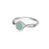 Pierścionek srebrny ze szmaragdem w kształcie owalu otoczonym cyrkoniami