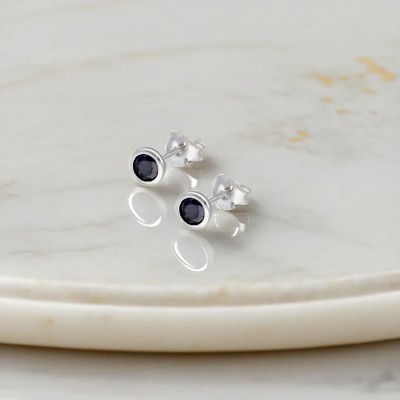 Kolczyki srebrne z szafirem na sztyft - kolekcja Rhapsody